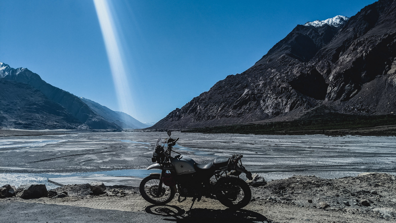 インド、辺境のラダック地方をバイクでひた走る！ヌブラ渓谷への道